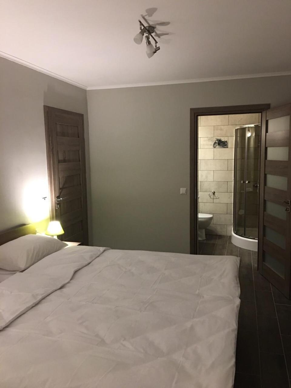 7Days Hotel Hadiach Bagian luar foto